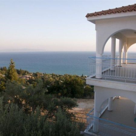Folies Apartment Лурдата Екстериор снимка